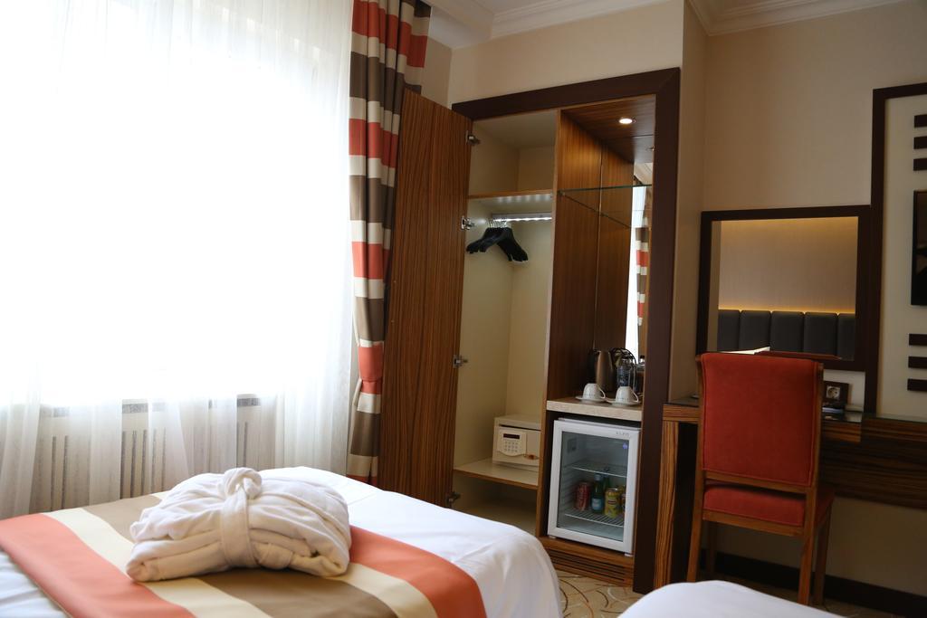 Fimka Hotel Istanbul Bagian luar foto